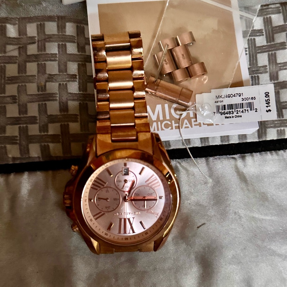 Michael Kors Rose Gold Tone Watch - Picture 4 of 5